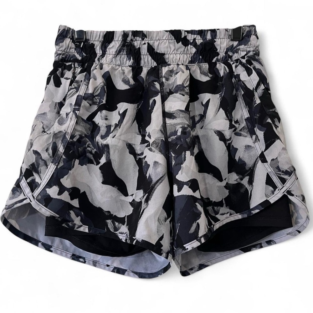 Women’s Small Avia 2 in 1 Black Gray White Floral Camo Athletic Running Shorts